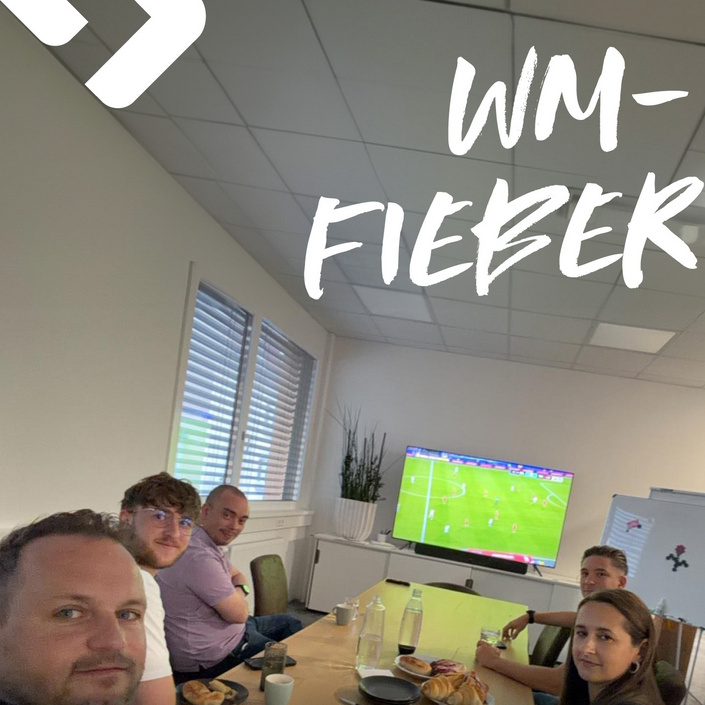 Um 6 Uhr schon Fußball schauen? Für manche war das heute eine Premiere. ⚽
Während Österreich bei der WM gegen Jordanien... Um 6 Uhr schon Fußball schauen? Für manche war das heute eine Premiere. ⚽
Während Österreich bei der WM gegen Jordanien...